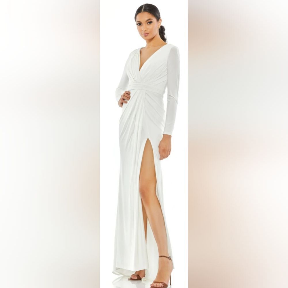 Mac Duggal V-NECK LONG SLEEVE HIGH SLIT GOWN NWOT size 6 White (26554)